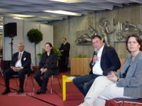 8-Podiumsdiskussion_mit_familienfreundlichen_Unternehmen_200x150