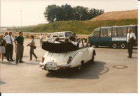 Sari_Mobil95_-_Dr._Schommer_testet_Rennstrecke_200x138